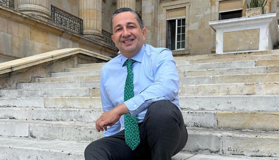 As Colombia buries murdered senator, another lawmaker survives shooting