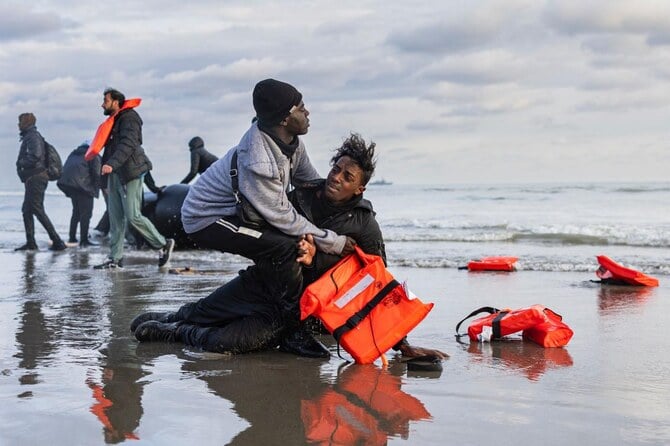 Spain breaks up ring smuggling Yemenis to UK, Canada