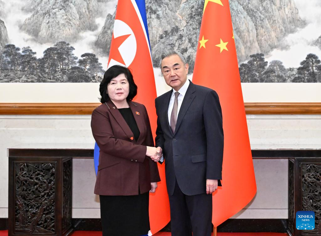 Chinese FM Holds Talks With DPRK FM