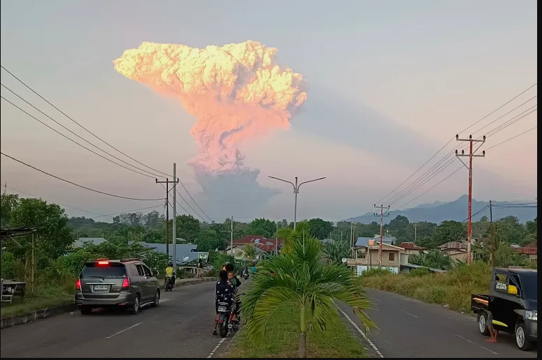 Indonesia’s Mount Lewotobi Laki-Laki Volcano Erupts