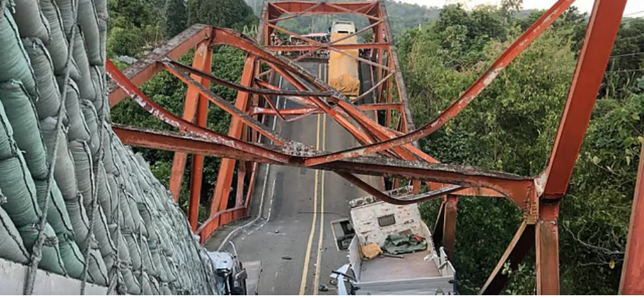 Authorities Probe Collapsed Bridge In Northern Philippines