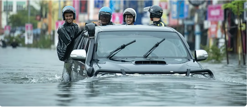 Number Of Evacuees Rose To Over 21,000 Following Floods In Malaysia