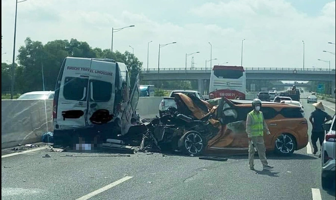 Two Dead In Central Vietnam Traffic Accident