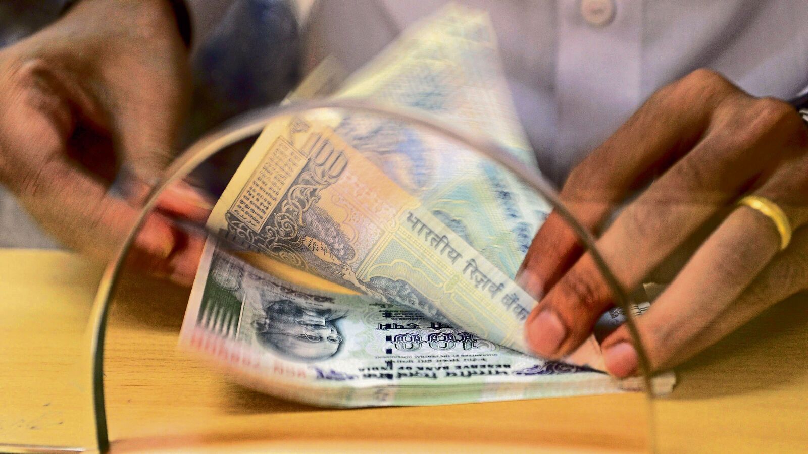 India’s Forex Reserves Up 5.543 Billion USD
